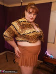 Curvy Gillian. Short Skirt Free Pic 1