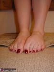Curvy Gillian. Bathroom Foot Job Free Pic 10