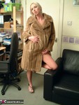 Tracey Lain. New Fur Coat Free Pic 1