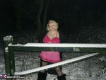 Barby. Barby Playing In The Snow Free Pic 1