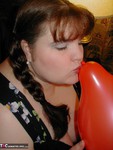Curvy Gillian. BlowJobs & Balloons Free Pic 3