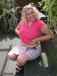 Barby. Barby's Summer Fun Free Pic 3