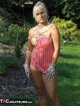 Nude Chrissy. Nude Gardenwork Free Pic 2