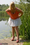 Melody. Peach By The Lake Free Pic 2