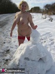 Barby. Cold, Frozen But Fun Free Pic 20