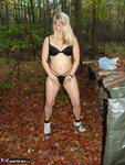 Sweet Susi. Naken In The Woods With My Dildo Free Pic 7