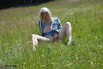 Barby Slut. Barby Flashing in a park Free Pic 18