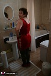 Kinky Carol. Hot n horny in the bathroom Free Pic 2