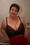 Kinky Carol. Hot n horny in the bathroom Free Pic 17