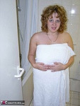 Curvy Claire. Shower Free Pic 1