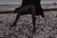 Kyras Nylons. Flashing Pussy In Pantyhose Outside Free Pic 14