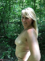 Sweet Susi. Nude & Hot In The Forest Free Pic 18