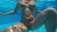 Sweet Susi. Naked In The Pool Free Pic 6