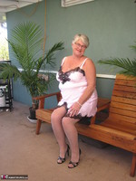 Girdle Goddess. Pretty In Pink Free Pic 1