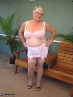 Girdle Goddess. Pretty In Pink Free Pic 10