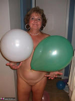 Busty Bliss. Balloons Boobs Bath & Boy Toy Free Pic 2