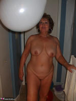 Busty Bliss. Balloons Boobs Bath & Boy Toy Free Pic 11