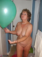 Busty Bliss. Balloons Boobs Bath & Boy Toy Free Pic 14
