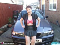 Kinky Carol. Washing The Car Free Pic 6