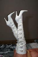 Savana. White PVC Boots Free Pic 18
