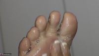 Sweet Susi. Clean Feet Free Pic 12