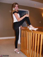 Kiss Alissa. Sexy On The Stairs Free Pic 3