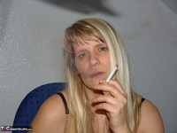 Sweet Susi. Smoking In The Office Free Pic 3