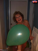 Busty Bliss. Big Boob Balloons & Bath Free Pic 3