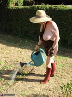 Mary Bitch. In My Garden In Rubber Boots Free Pic 15