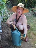 Mary Bitch. In My Garden In Rubber Boots Free Pic 18