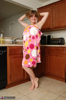 Misty B. Getting wet in the kitchen Free Pic 2