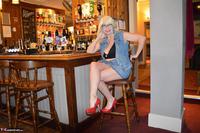 Barby Slut. Barby Naughty In The Pub Free Pic 1