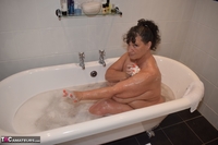 Phillipas Ladies. Busty Kim Takes A Bath Free Pic 6