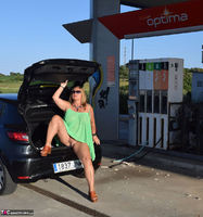 Nude Chrissy. Petrol Station Free Pic 9