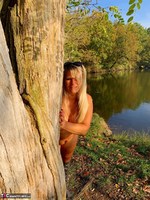 Sweet Susi. Naked On The Tree Free Pic 12