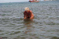 Dimonty. Naked In The Sea Free Pic 1
