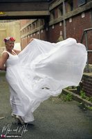 Savana. Wedding Dress Free Pic 3