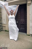 Savana. Wedding Dress Free Pic 18