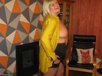 Chrissy UK. Showing My Bumps Pt1 Free Pic 18