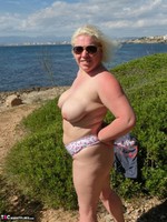 Barby. Dripping Wet In Public Free Pic 10