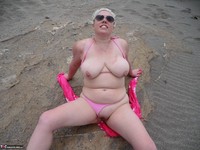 Barby. Life's A Beach Free Pic 10