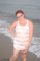 Phillipas Ladies. Mollie Foxx At The Beach Free Pic 1
