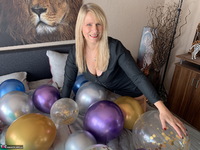 Sweet Susi. Colourful Balloons Free Pic 1