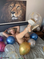 Sweet Susi. Colourful Balloons Free Pic 11