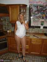 Sweet Susi. Blonde Milf In A White Body Free Pic 1