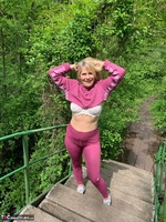 Sweet Susi. New Fitness Outfit Free Pic 7