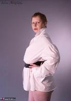 Posh Sophia. Virginal White Free Pic 2