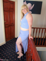Samantha. Fun On The Stairs Free Pic 2