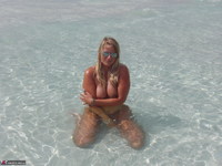 Sweet Susi. On The Beach Free Pic 3