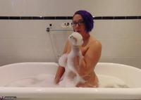 Sara Banks. Bubble Bath Free Pic 7